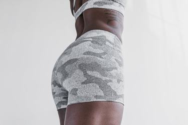 Nobull Mid-Rise 2" Plush Heather Women's Shorts White Camo | Australia (AN2645)